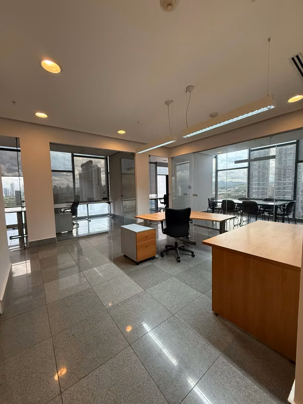 Alquiler de Oficina Lista para Operar en Costa del  Este  - PH Torre Banco Aliado