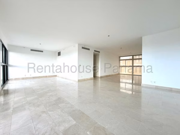 Exclusive Apartment for Sale in Coco del Mar 26*6762Mfk