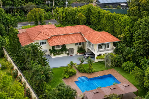 Exclusive Residence in Altos del Golf | Pool, Gardens & 2,513 m² Lot