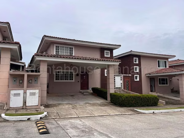 House for Sale in Brisas Del Golf JG