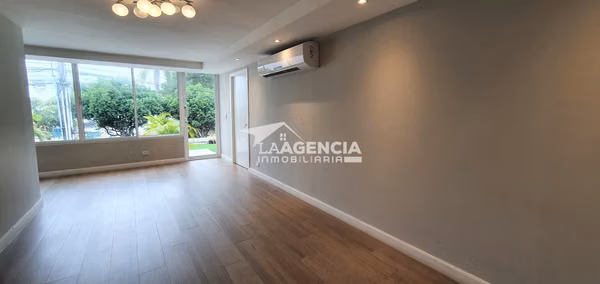 Paitilla, Venta de Casa Moderna de dos niveles