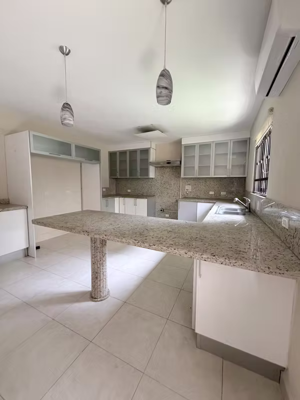 FOR RENT BEAUTIFUL SINGLE FAMILY HOUSE AT EMBASSY CLUB