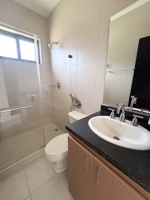 FOR RENT BEAUTIFUL SINGLE FAMILY HOUSE AT EMBASSY CLUB