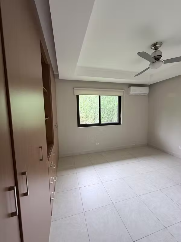 FOR RENT BEAUTIFUL SINGLE FAMILY HOUSE AT EMBASSY CLUB