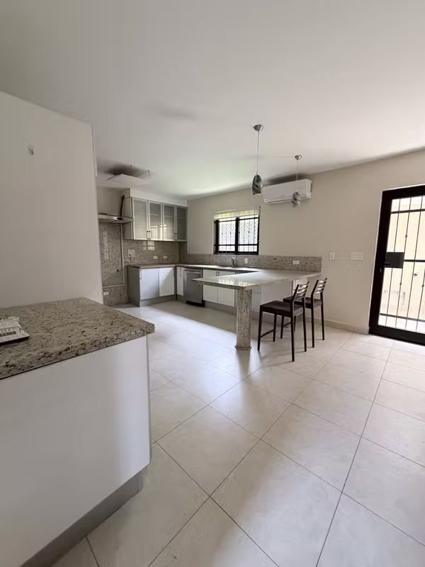 FOR RENT BEAUTIFUL SINGLE FAMILY HOUSE AT EMBASSY CLUB
