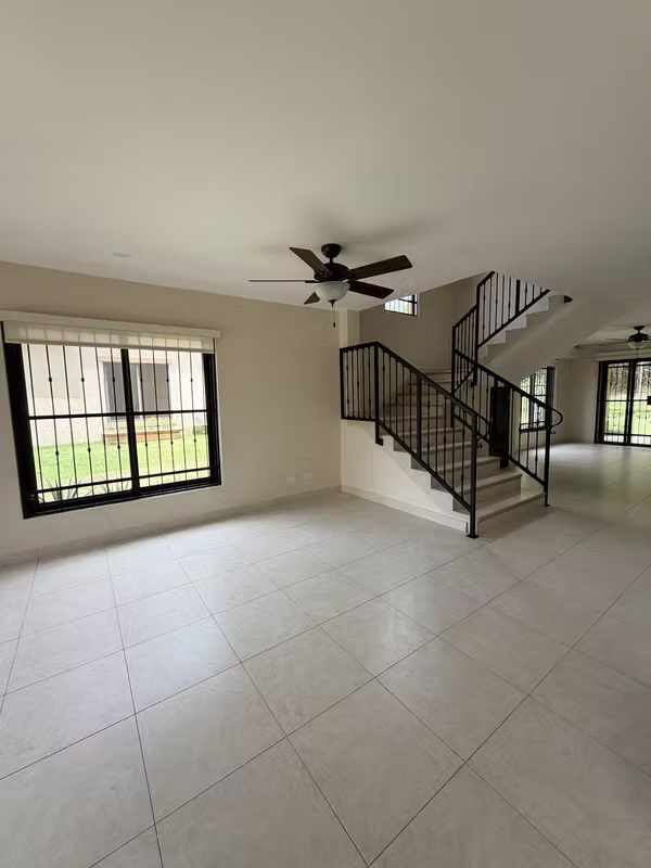 FOR RENT BEAUTIFUL SINGLE FAMILY HOUSE AT EMBASSY CLUB