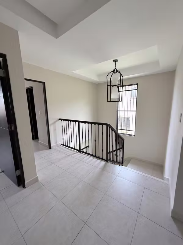 FOR RENT BEAUTIFUL SINGLE FAMILY HOUSE AT EMBASSY CLUB