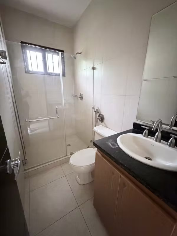 FOR RENT BEAUTIFUL SINGLE FAMILY HOUSE AT EMBASSY CLUB