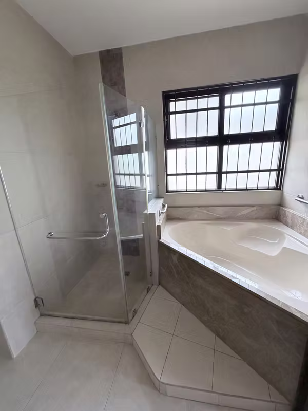 FOR RENT BEAUTIFUL SINGLE FAMILY HOUSE AT EMBASSY CLUB