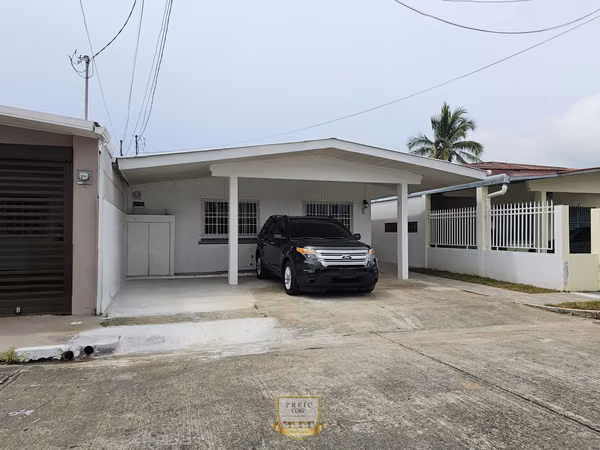 Remodeled House for Rent in Chanis, Parque Lefevre, La Fontana.
