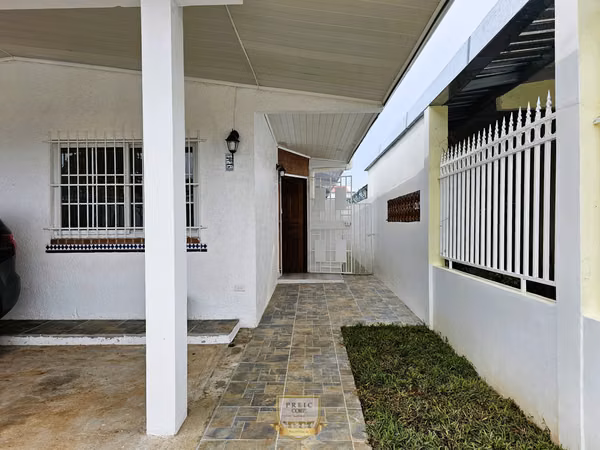 Remodeled House for Rent in Chanis, Parque Lefevre, La Fontana.