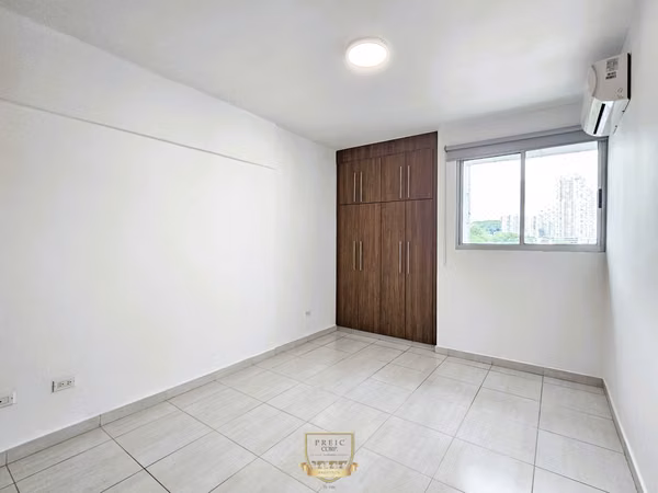 Venta de Apartamento en El Carmen, P.H. Trinity. SD