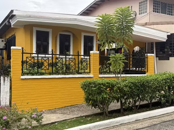 Melissa Foster Luxury is selling a house in LA GLORIA, Betania. MFR2013