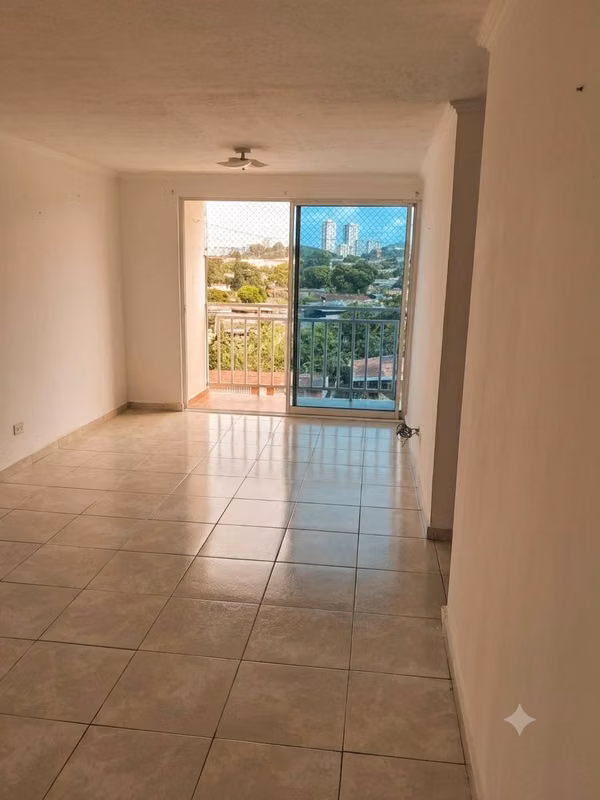 Alquilo apartamento en Avenida la Pulida 3 recámaras