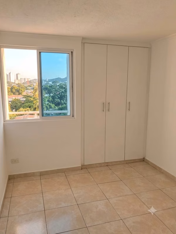Alquilo apartamento en Avenida la Pulida 3 recámaras