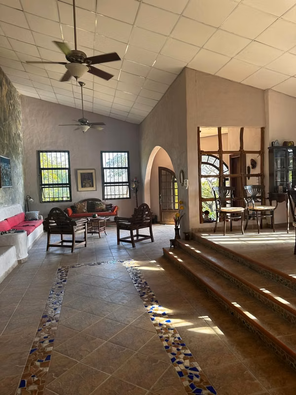 COUNTRY ESTATE HOUSE FOR SALE