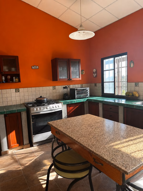 COUNTRY ESTATE HOUSE FOR SALE