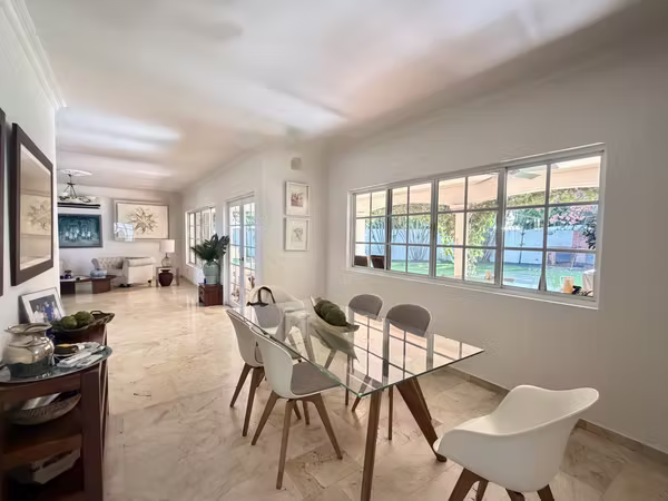 Rental House with garden - East Coast