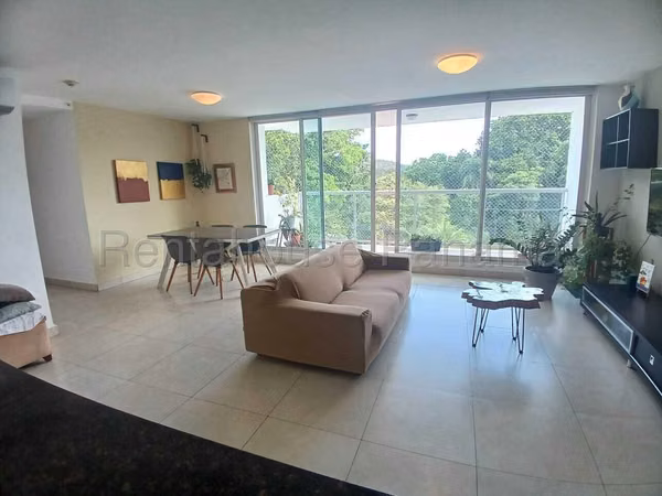 Se Alquila Apartamento en Clayton MDV26-8122