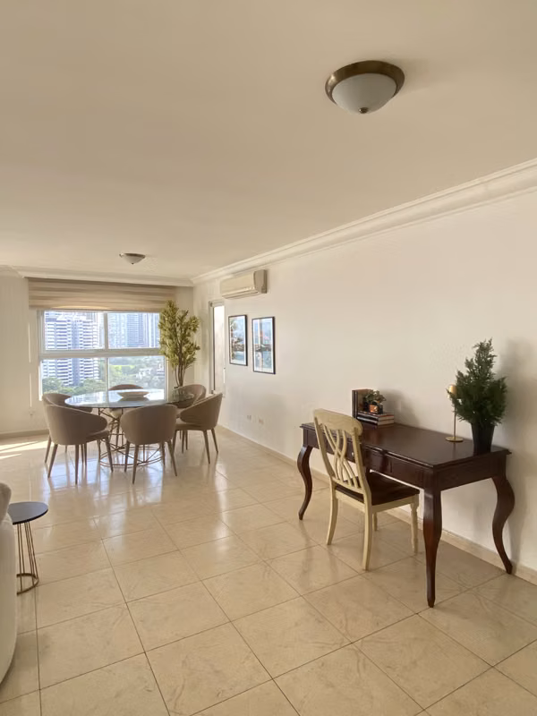 Apartamento Amoblado - Vista al Mar y Ciudad