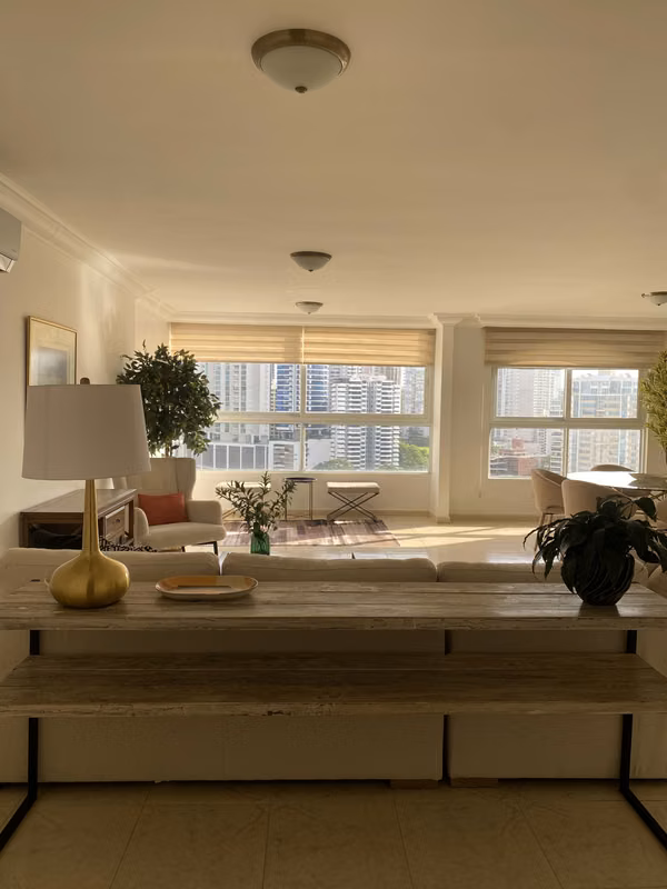 Apartamento Amoblado - Vista al Mar y Ciudad