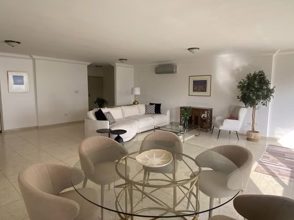 Apartamento Amoblado - Vista al Mar y Ciudad