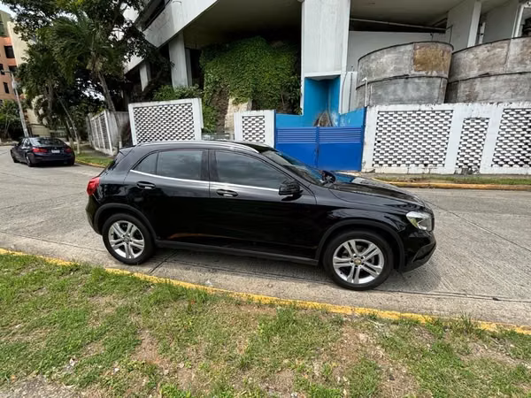 GLA 180 Mercedes Benz