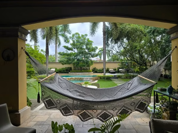 Exclusive Luxury Residence in East Coast: Size, Elegance and Comfort