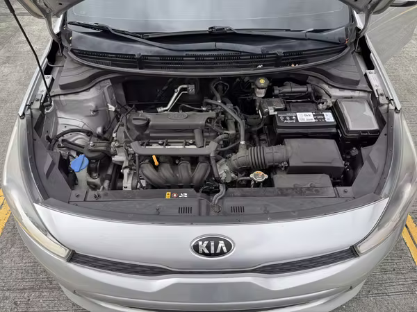 Kia Rio 2019 · Automático · Gasolina · Plateado · 30,000 km · $9,500
