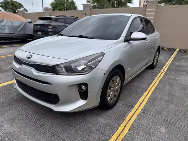 Kia Rio 2019 · Automático · Gasolina · Plateado · 30,000 km · $9,500