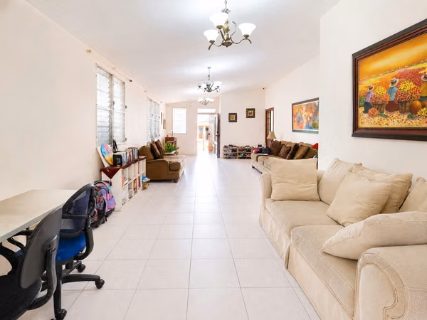 HOUSE FOR SALE IN BRISAS DEL GOLF