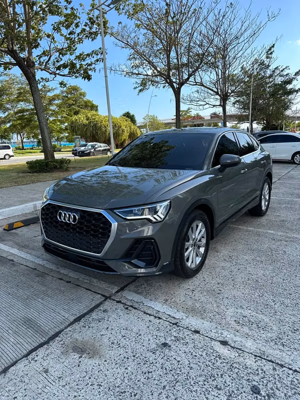 Audi Q3 Del 2023 IMPECABLE