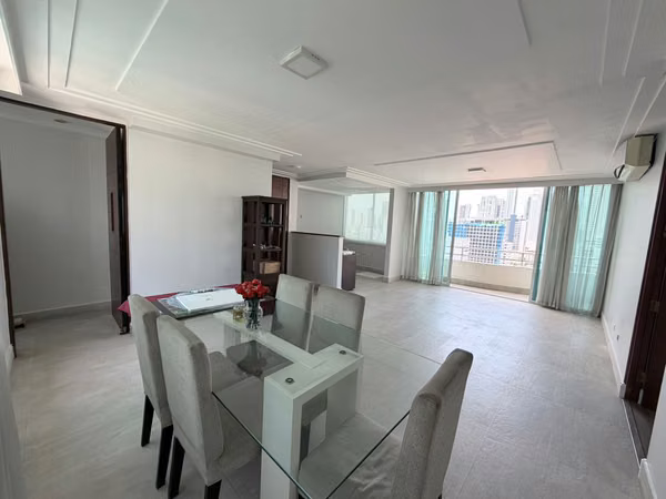 PH 7400 West | 156 m² | 3 BEDROOMS + FAMILY ROOM | 2 PARKING SPACES | $274,000
