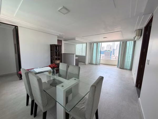 PH 7400 West | 156 m² | 3 BEDROOMS + FAMILY ROOM | 2 PARKING SPACES | $274,000