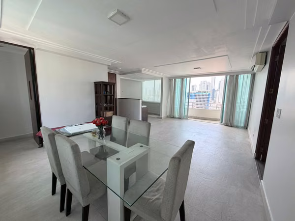 PH 7400 West | 156 m² | 3 BEDROOMS + FAMILY ROOM | 2 PARKING SPACES | $274,000
