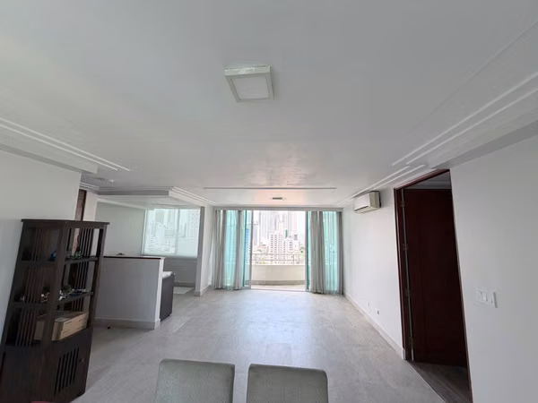 PH 7400 West | 156 m² | 3 BEDROOMS + FAMILY ROOM | 2 PARKING SPACES | $274,000