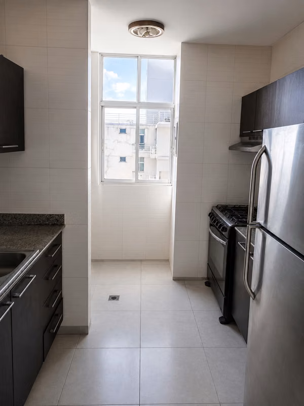 PH VIVENDI – Edison Park | 3BR | 30th Floor | 2 Parking Spaces | $1,250