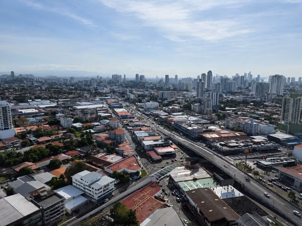 PH VIVENDI – Edison Park | 3BR | 30th Floor | 2 Parking Spaces | $1,250