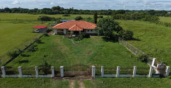 TERRENO CON RESIDENCIA EN VENTA – COCLÉ, PENONOMÉ