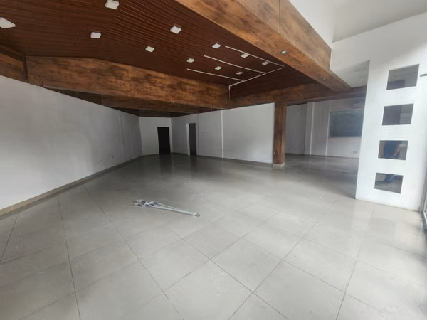 Local para Retail o Showroom!