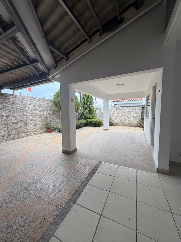 CASA EN VENTA EN QUINTAS DE VERSALLES