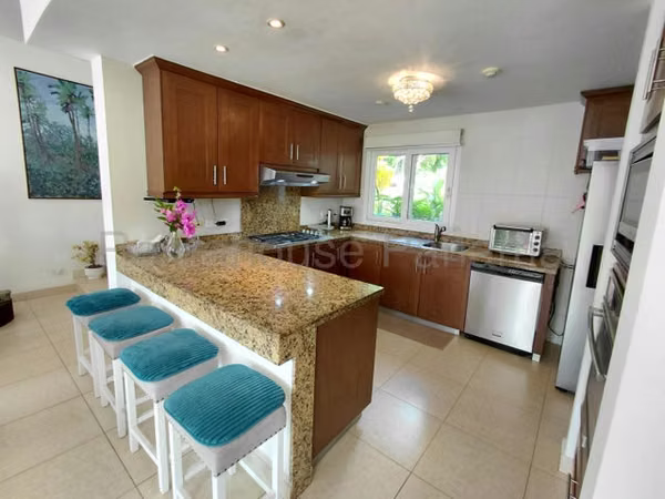 EXCLUSIVE HOUSE SOLD IN TCAN COUNTRY CLUB CDY 26-5187