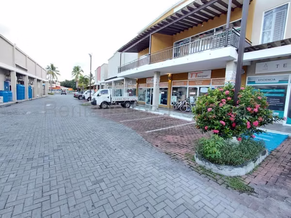 CCOMMERCIAL BUSINESS FOR SALE IN CORONADO INTERAMERICANA CDY 26-597