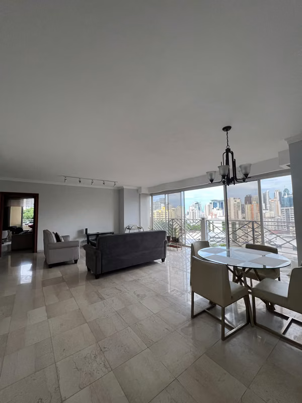 Apartamento de 200 m² en Venta en El Cangrejo | Den + Balcón | USD 320,000 Neg.