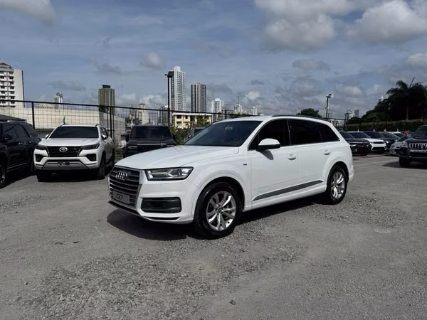 AUDI Q7 2018