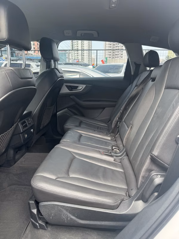 AUDI Q7 2018