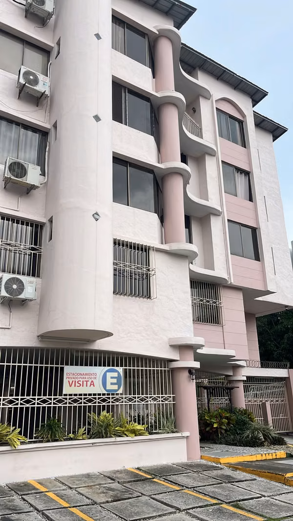 Se Busca roomie para compartir apartamento 12 de octubre