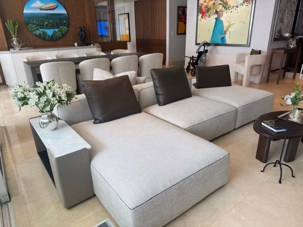 Sofa Camerich Doble tela gris y cuero chocolate