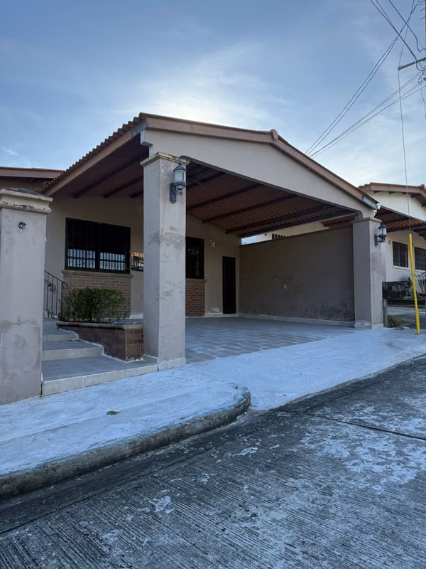  Casa en Venta en Brisas del Golf | Esquina y Ubicación Privilegiada – $230,000 / AR