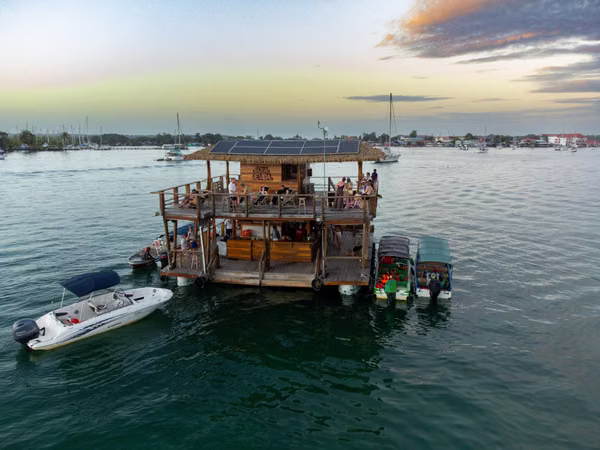 VENTA VILLA CON ISLA PRIVADA BOCAS DEL TORO